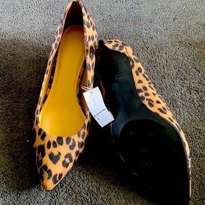 Old Navy Cheetah Kitten Heel...